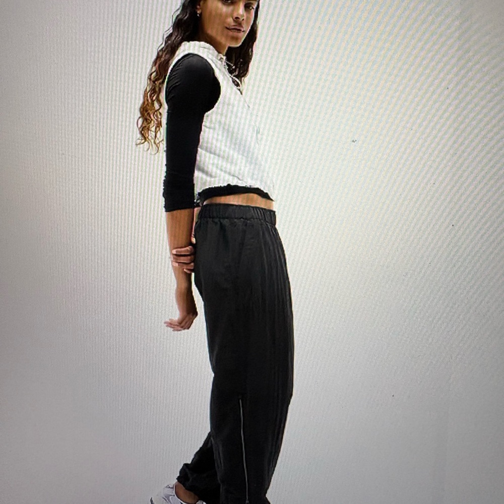 Athleta Black Women's Jogger Pants. Persuit Midrise Zip Jogger